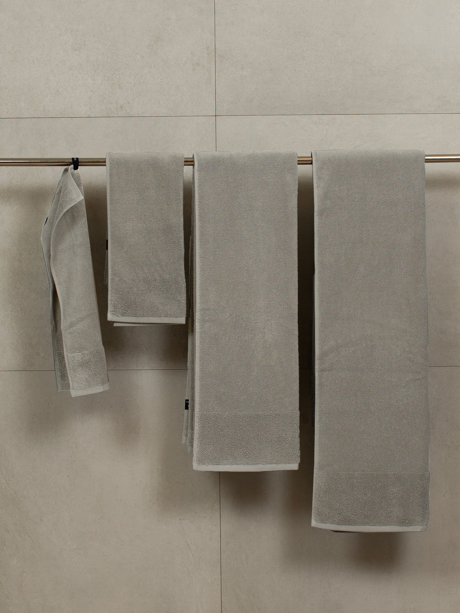 Cleo Handduk Graphite | HIMLA