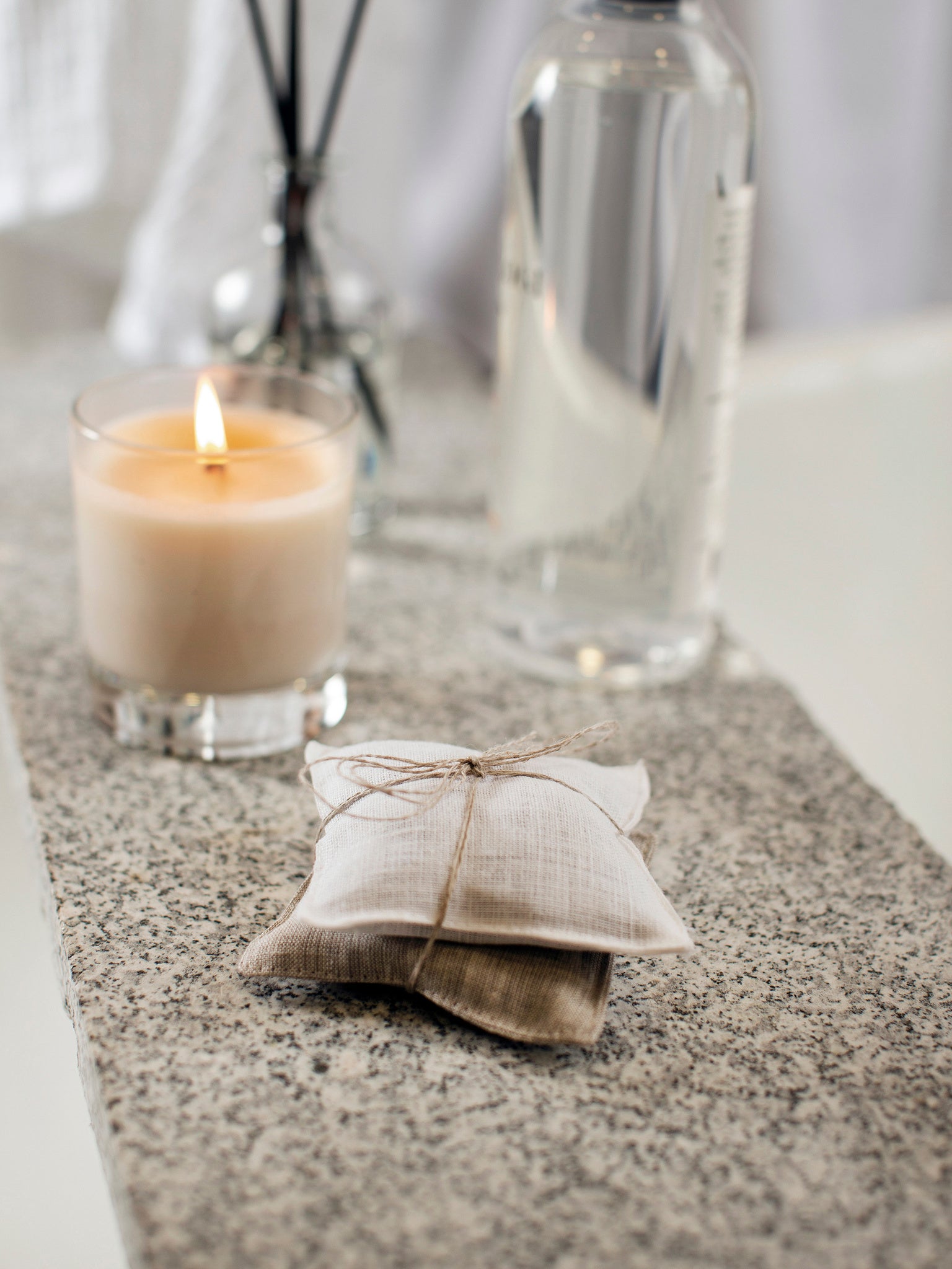 Lavendula Doftkudde White/Oatmeal | HIMLA