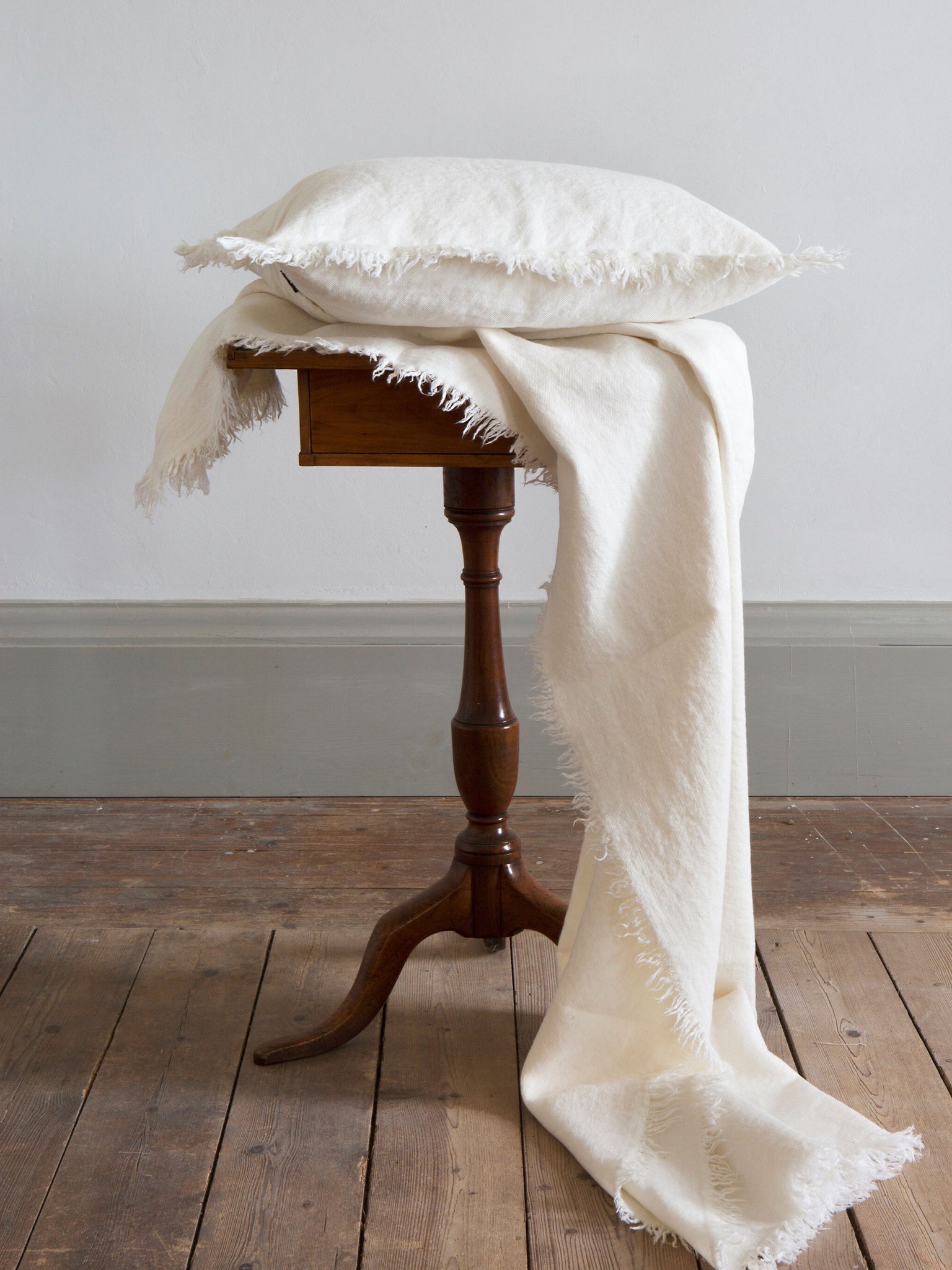 Merlin Kuddfodral Off-white 50x50 cm | HIMLA