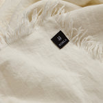 Merlin Pläd Off-white | HIMLA