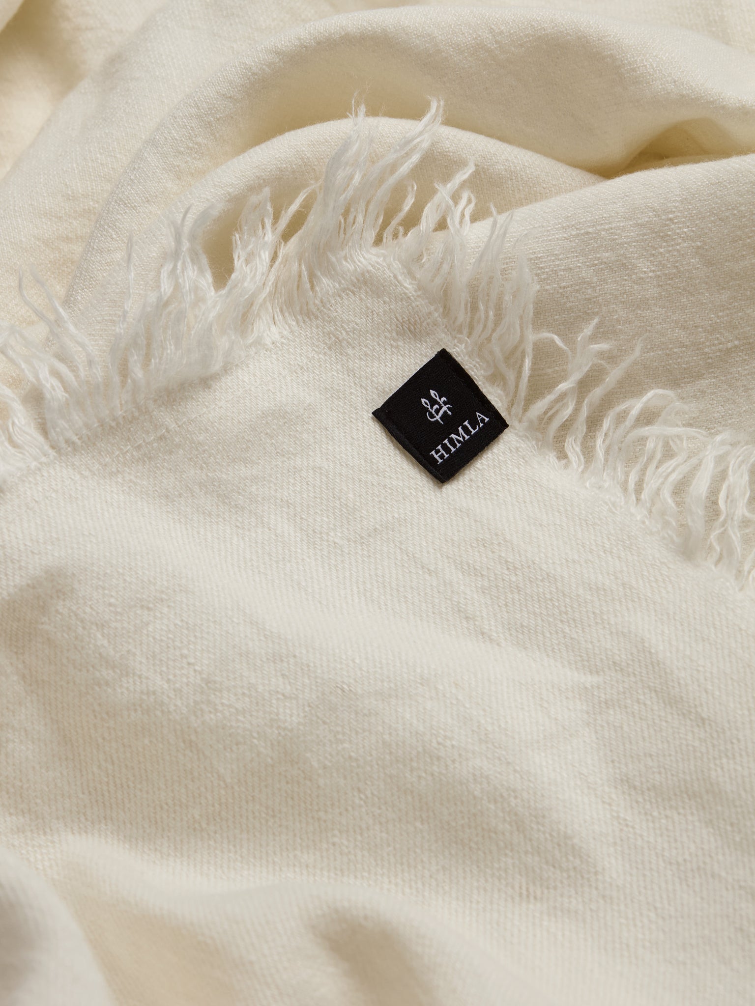 Merlin Pläd Off-white | HIMLA