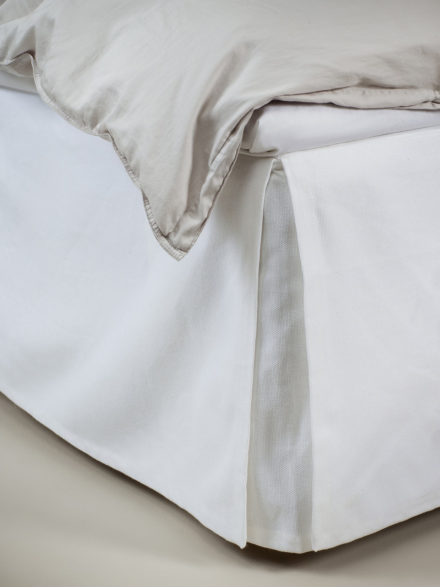 Weeknight Måttbeställd Sängkappa White | HIMLA